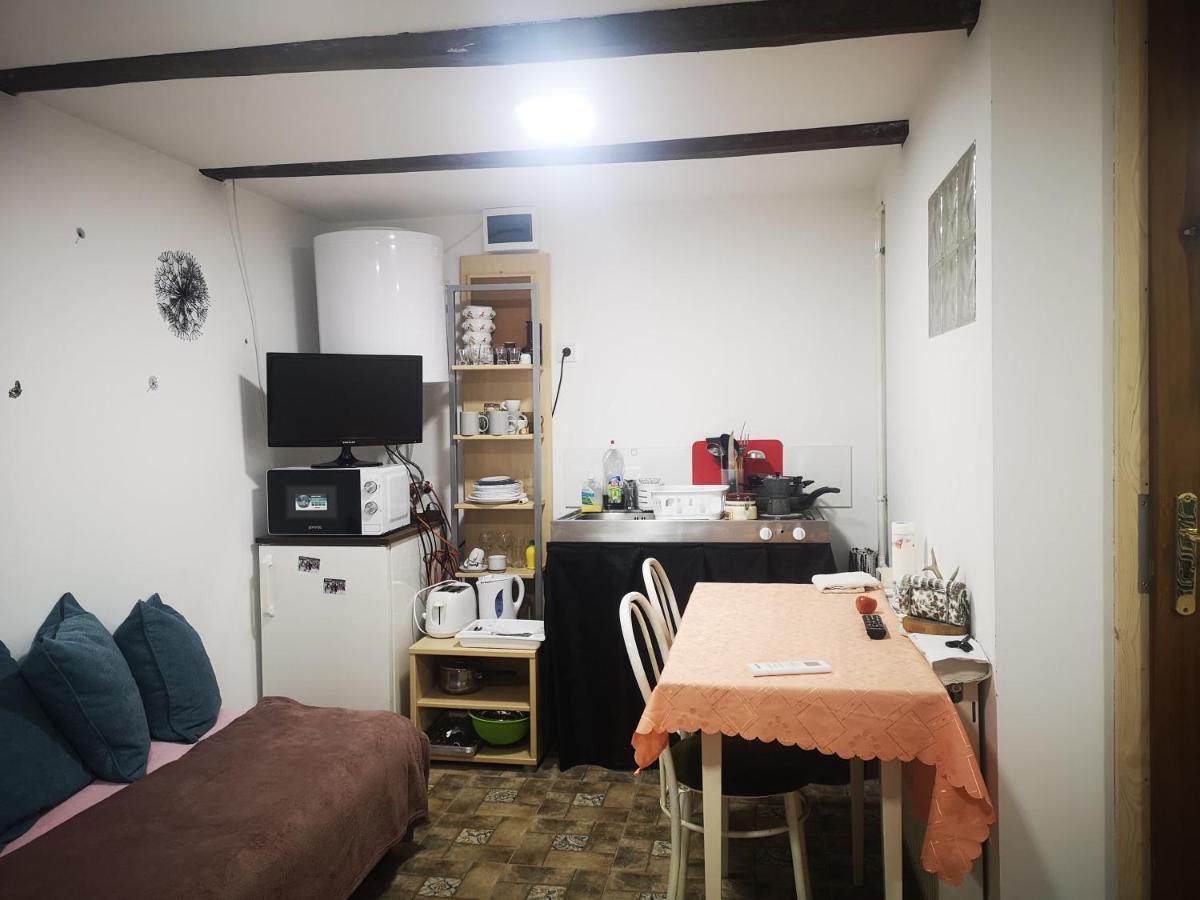 Kuti Vendeghaz Hotel Bakonykuti Luaran gambar