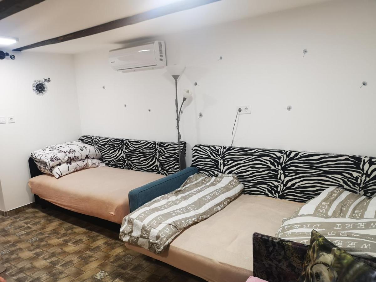 Kuti Vendeghaz Hotel Bakonykuti Luaran gambar