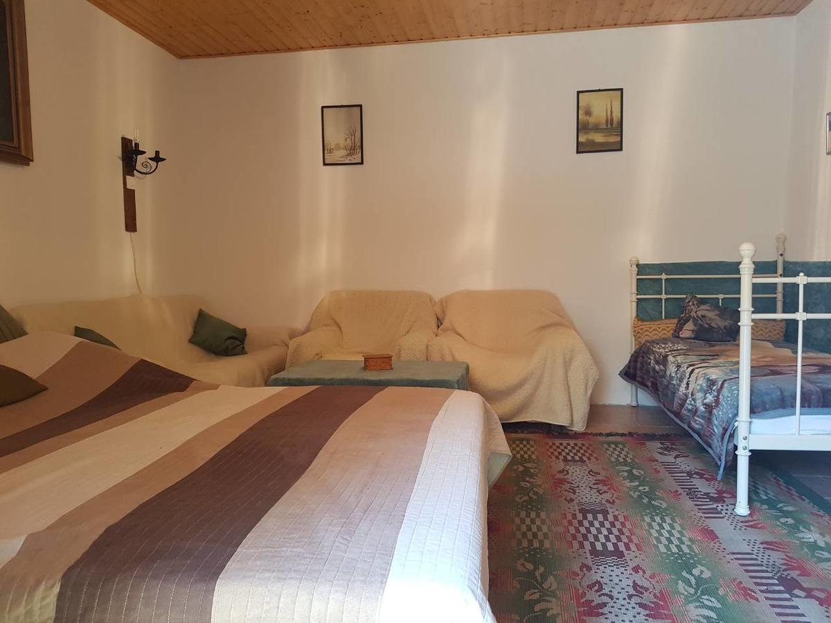 Kuti Vendeghaz Hotel Bakonykuti Luaran gambar