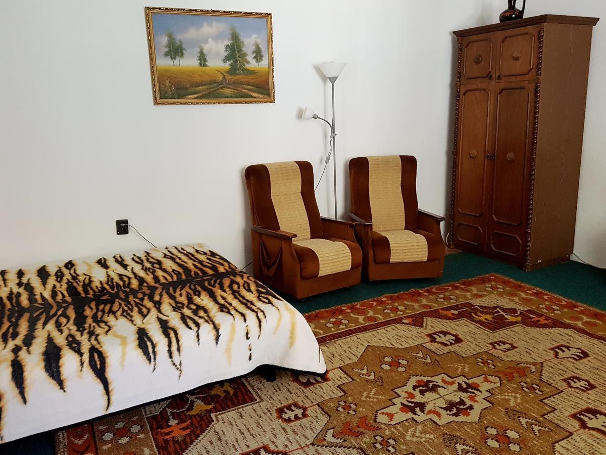 Kuti Vendeghaz Hotel Bakonykuti Luaran gambar