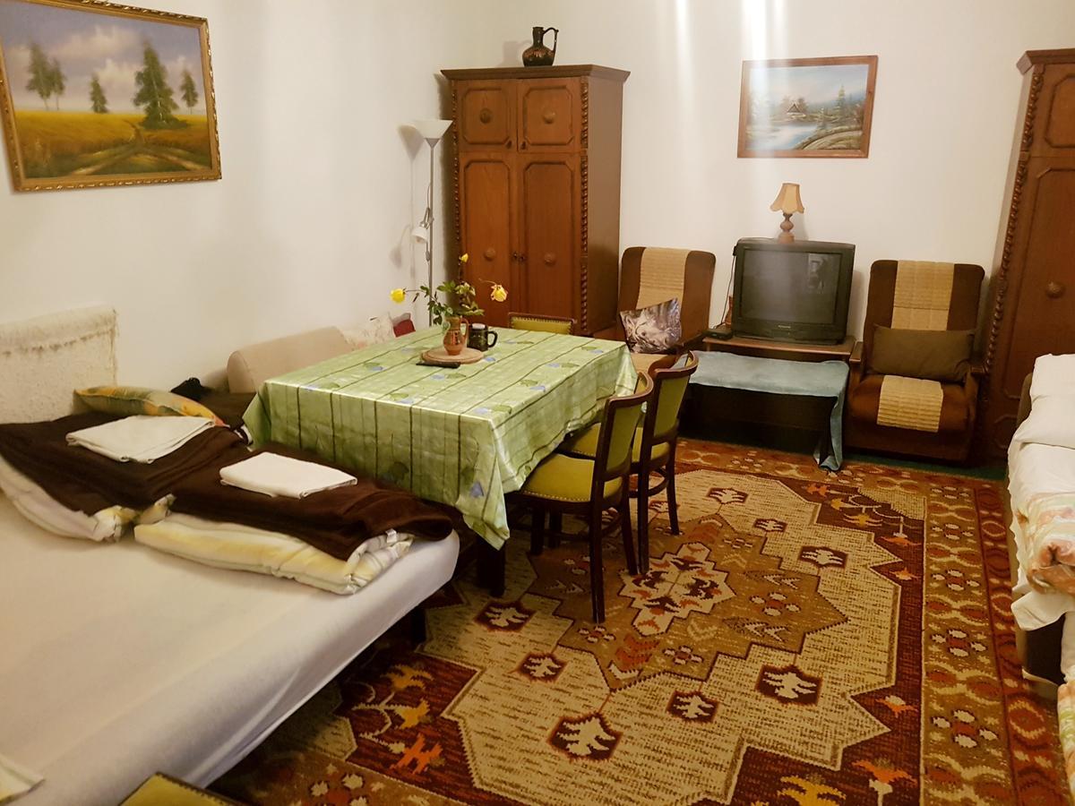 Kuti Vendeghaz Hotel Bakonykuti Luaran gambar