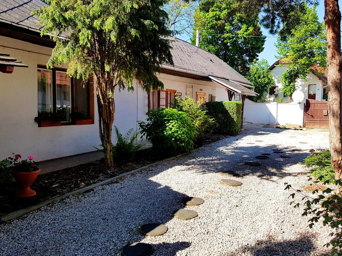 Kuti Vendeghaz Hotel Bakonykuti Luaran gambar