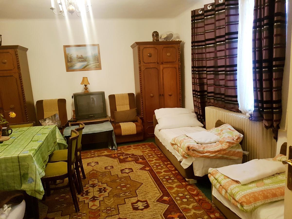 Kuti Vendeghaz Hotel Bakonykuti Luaran gambar