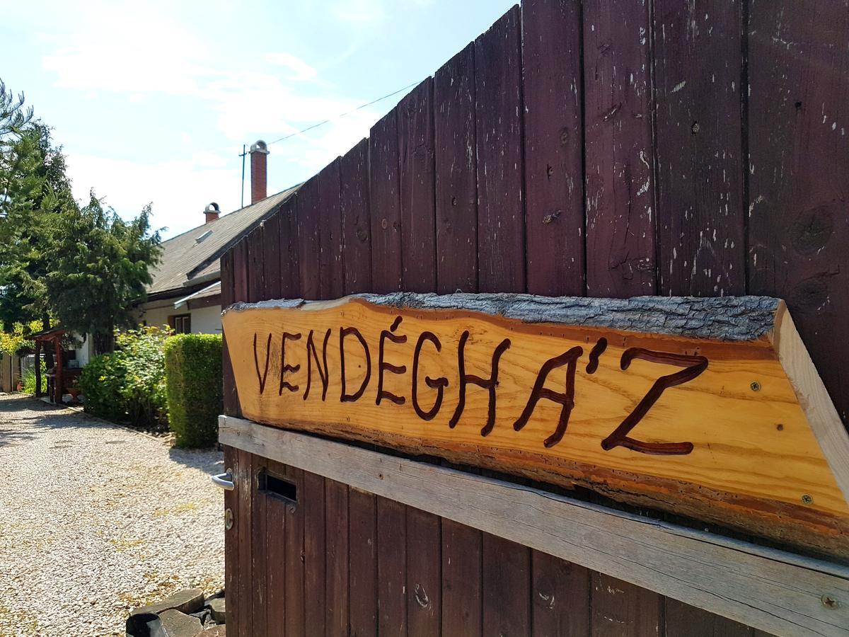 Kuti Vendeghaz Hotel Bakonykuti Luaran gambar