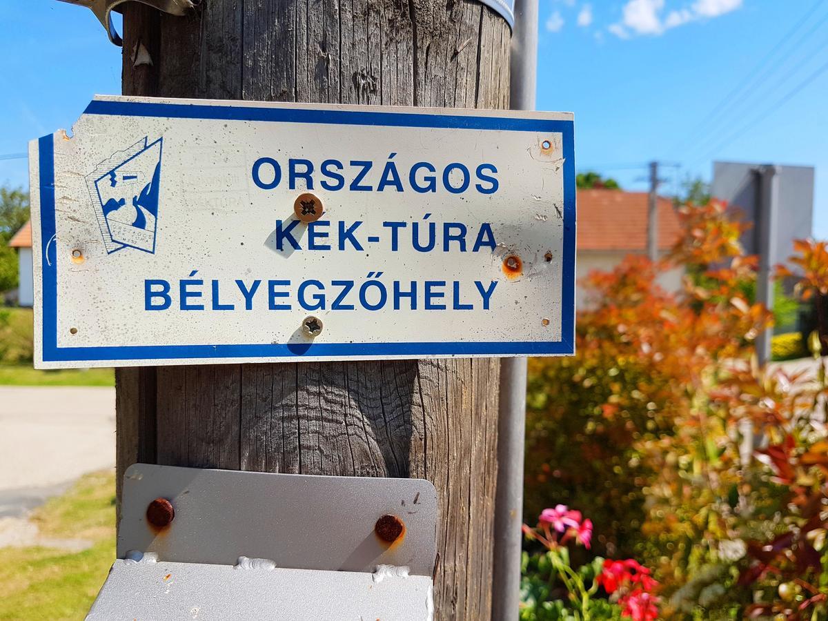 Kuti Vendeghaz Hotel Bakonykuti Luaran gambar